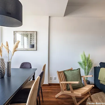 Akicity Ameixoeira Light Apartman *